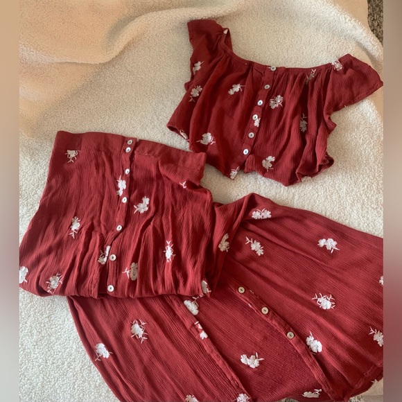 Cute crop and skirt set! - Picture 1 of 4
